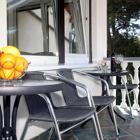 Apartman Vesna Apartment *